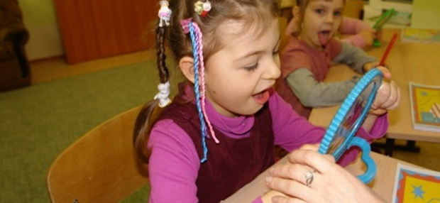 Изображение Когда корчить рожицы полезно на Schoolofcare.ru!