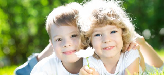 Изображение Двое детей в семье: как воспитать их друзьями? на Schoolofcare.ru!